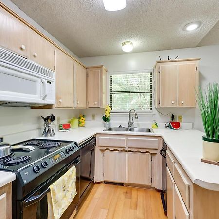 Lakefront Hot Springs Home With Furnished Deck! Eksteriør bilde